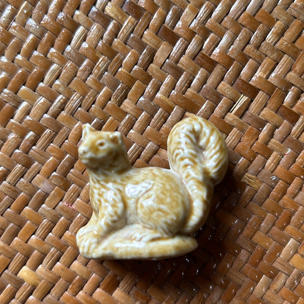 Wade whimsy squirrel - Picture 2 of 4
